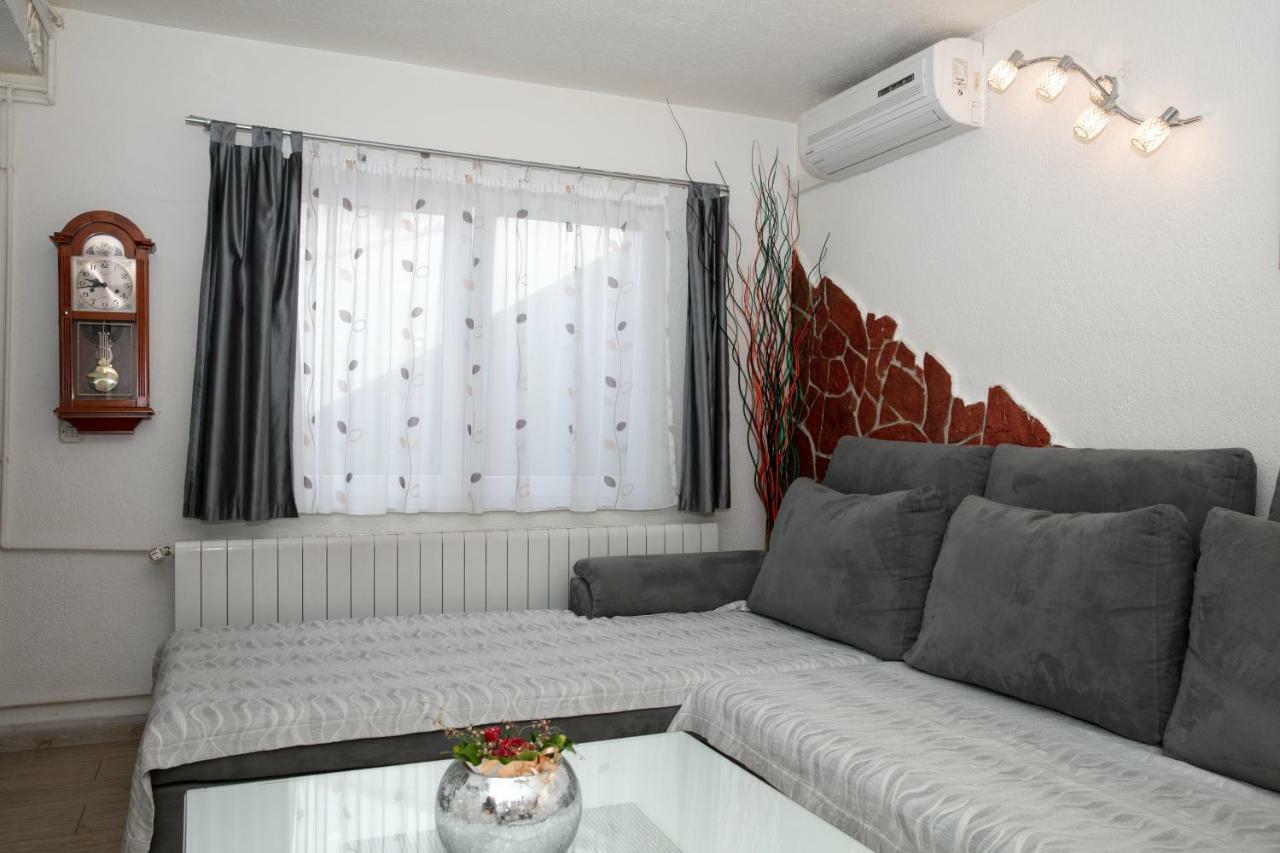 David I Rino Apartment Brela Exterior photo