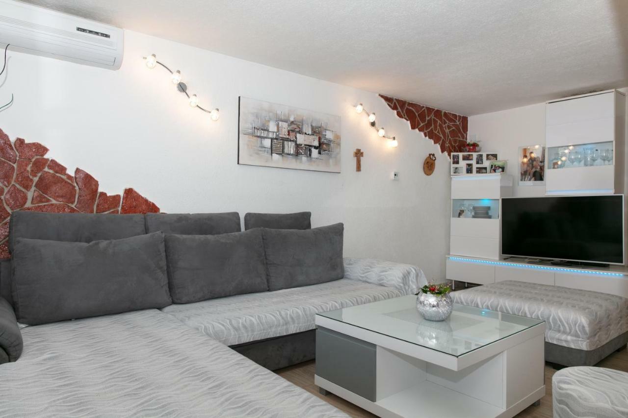 David I Rino Apartment Brela Exterior photo